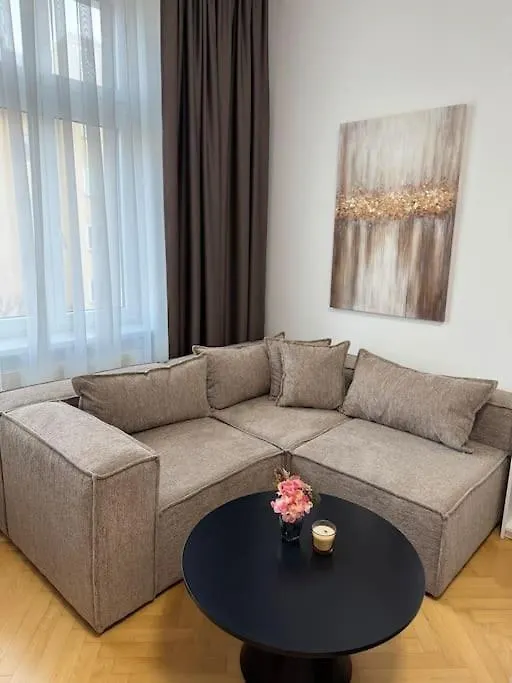 Neu! City Apartment Im Stadtzentrum 22 contacts